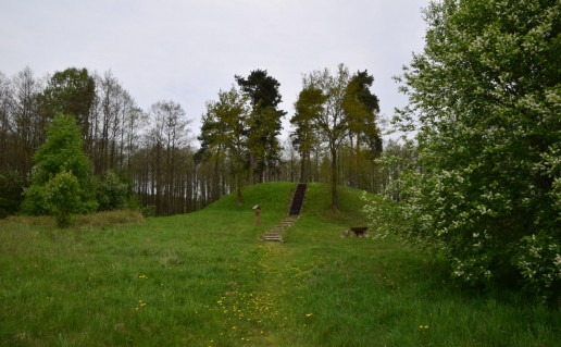 41 Atokvėpio vieta prie Opstainių piliakalnio.jpg